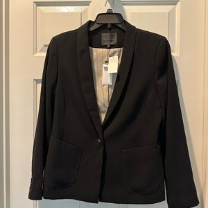 Lined black blazer with tags